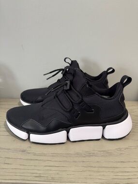 Nike Mens "Pocket Knife"
